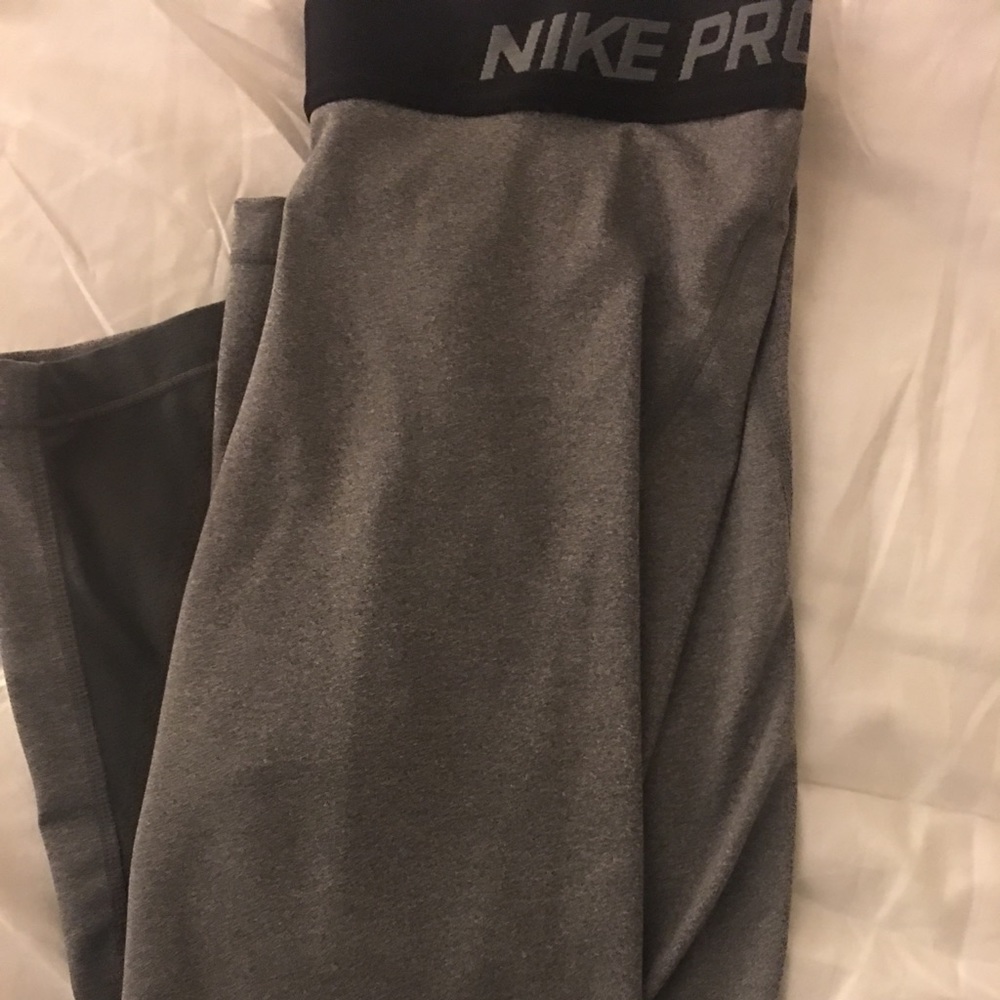Nike cropped leggings